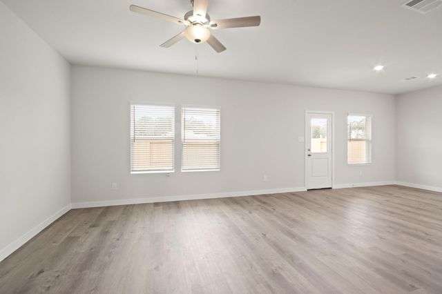 8010 Heroes Hall Drive, Magnolia, TX 77354