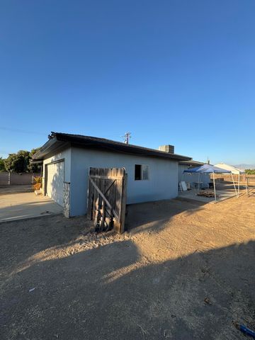 579 S Villa Street, Porterville, CA 93257