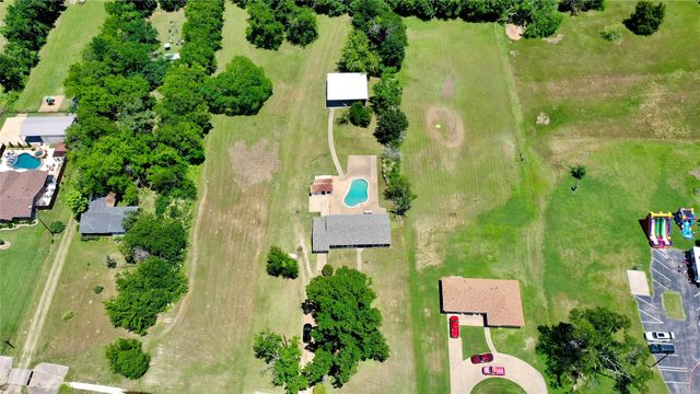 1118 Griffith Avenue, Terrell, TX 75160