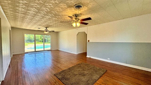 1118 Griffith Avenue, Terrell, TX 75160