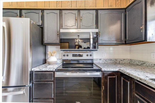 212 E Rosewood St, Rose Hill, KS 67133