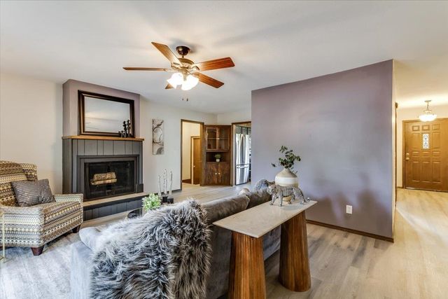 212 E Rosewood St, Rose Hill, KS 67133