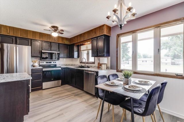 212 E Rosewood St, Rose Hill, KS 67133