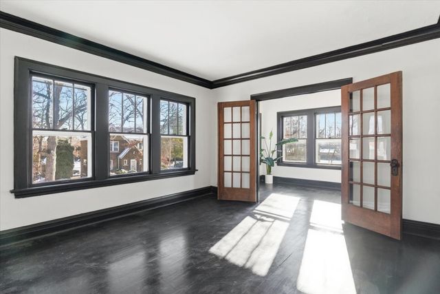 306 Oak Crest Street, Waukegan, IL 60085