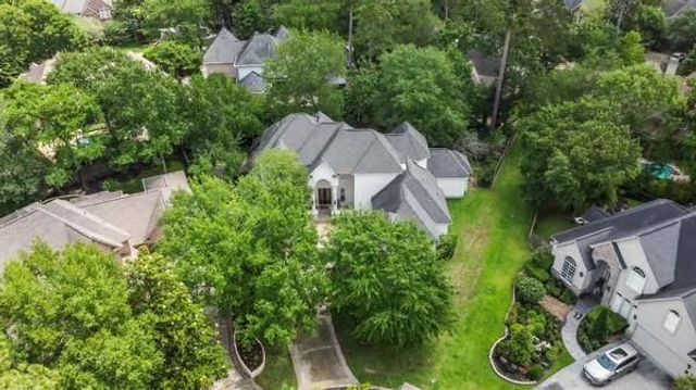 2 Argonne Place, The Woodlands, TX 77382