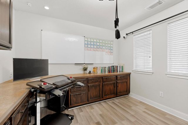 301 S Lynnwood TRL, Cedar Park, TX 78613