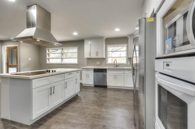 9006 Dunlap Street, Houston, TX 77074