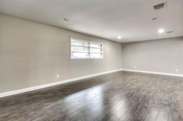 9006 Dunlap Street, Houston, TX 77074