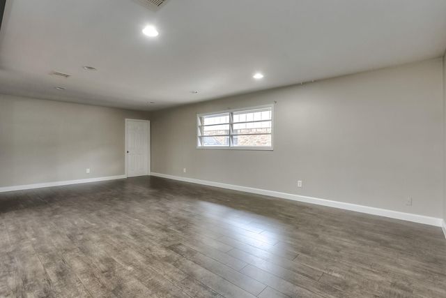 9006 Dunlap Street, Houston, TX 77074