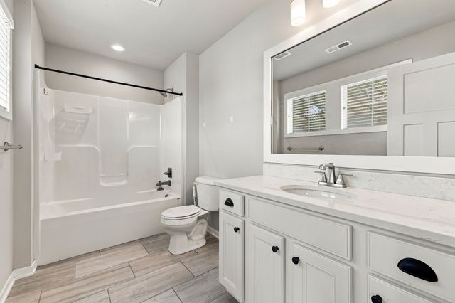 3627 NW 164th Street, Clive, IA 50325