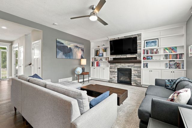 3627 NW 164th Street, Clive, IA 50325
