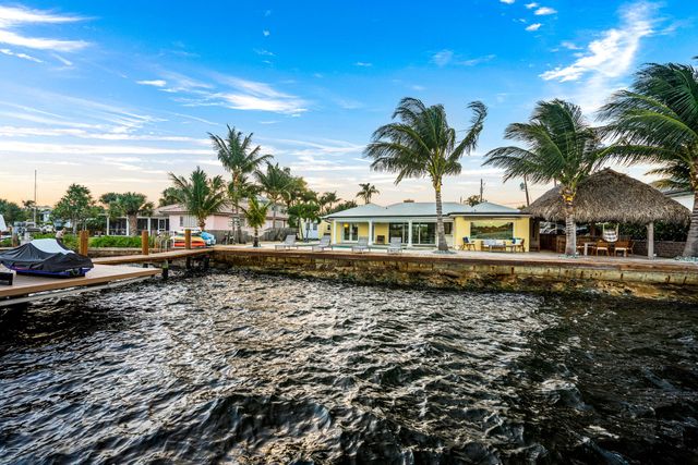 844 East Drive, Boynton Beach, FL 33435