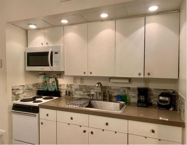 2710 Riverside Drive 203-a, Coral Springs, FL 33065