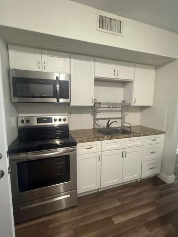2710 Riverside Drive 203-a, Coral Springs, FL 33065