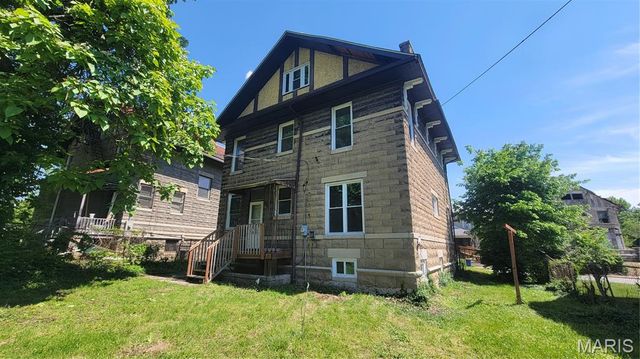 1215 Oakley Place, St Louis, MO 63112