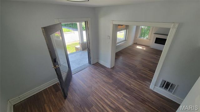 1215 Oakley Place, St Louis, MO 63112