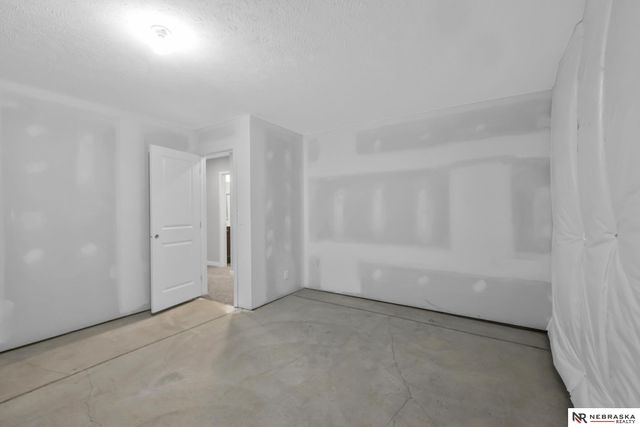 4437 S 213th Street, Elkhorn, NE 68022