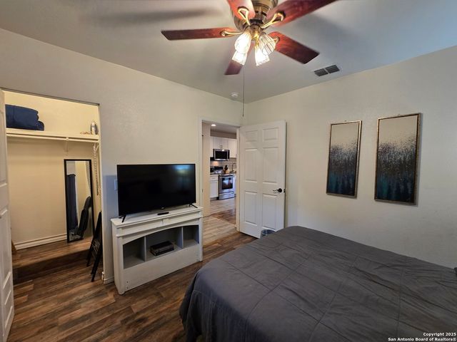 522 Overhill A, San Antonio, TX 78228