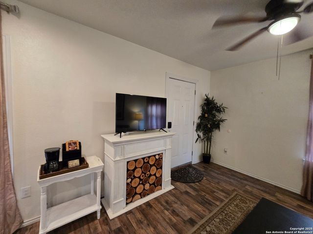 522 Overhill A, San Antonio, TX 78228