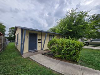 522 Overhill A, San Antonio, TX 78228