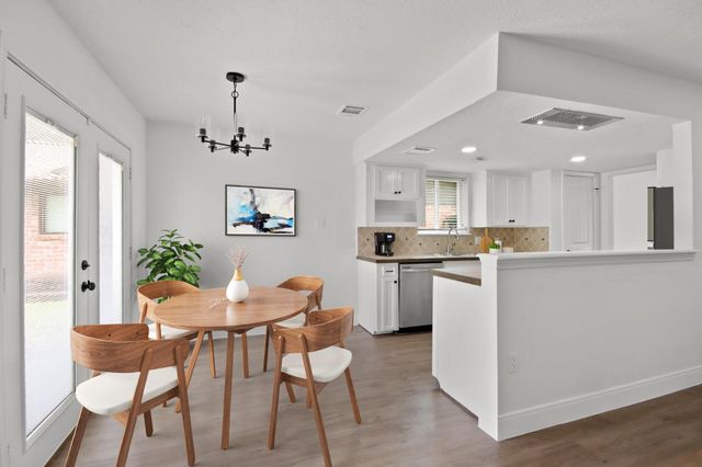 14527 Duncannon Drive, Houston, TX 77015