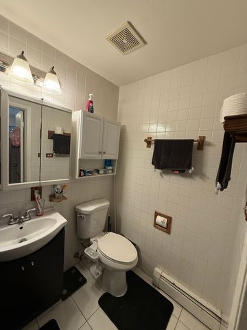 8936 Northshore Drive 104D, Des Plaines, IL 60016