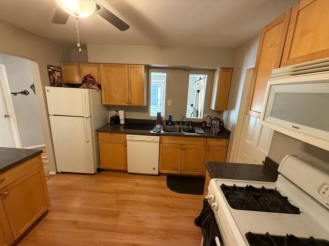 8936 Northshore Drive 104D, Des Plaines, IL 60016