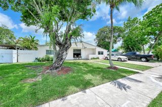 9740 Cutler Ridge Dr, Cutler Bay, FL 33157