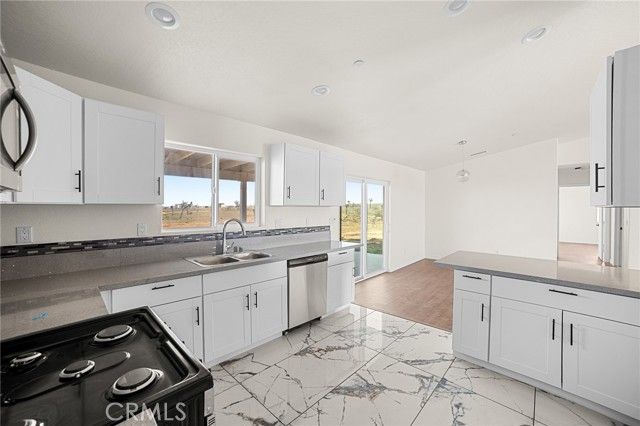 12275 Barbet, Phelan, CA 92371