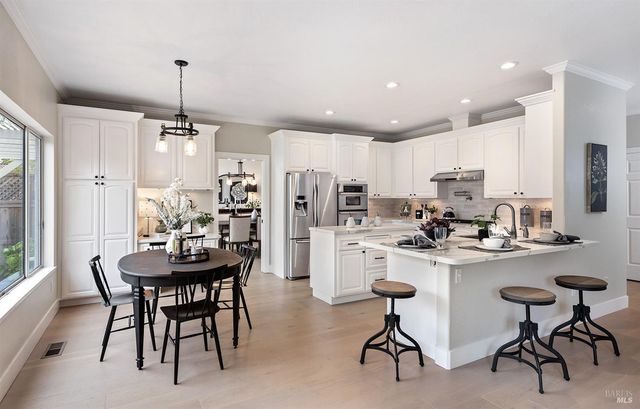 5426 Spring Lake Ct, Santa Rosa, CA 95409