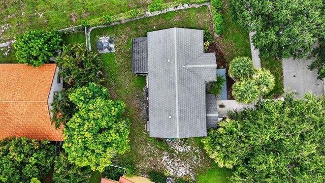 3870 SABAL LAKES Road, Delray Beach, FL 33445
