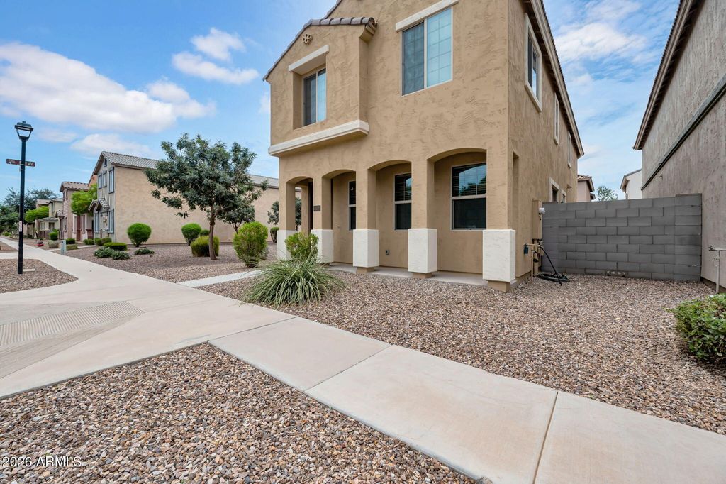5405 W WARNER Street, Phoenix, AZ 85043 — photo 2