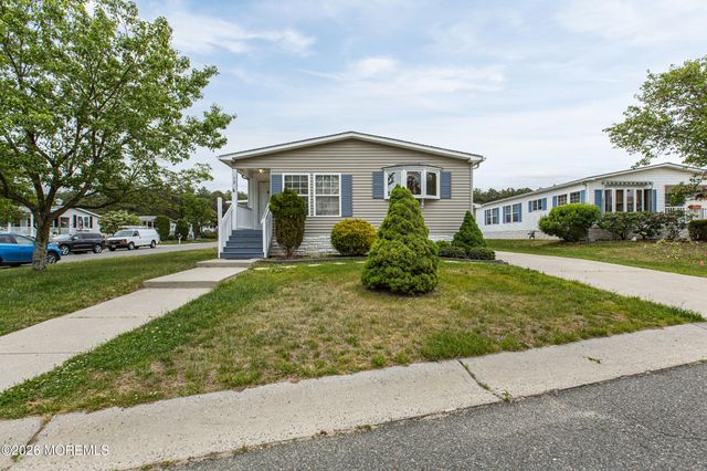 70 Pine Ridge Boulevard, Whiting, NJ 08759