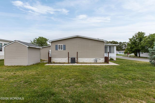 70 Pine Ridge Boulevard, Whiting, NJ 08759