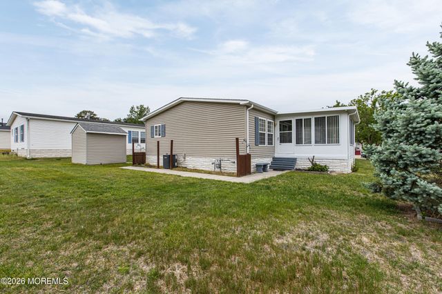70 Pine Ridge Boulevard, Whiting, NJ 08759