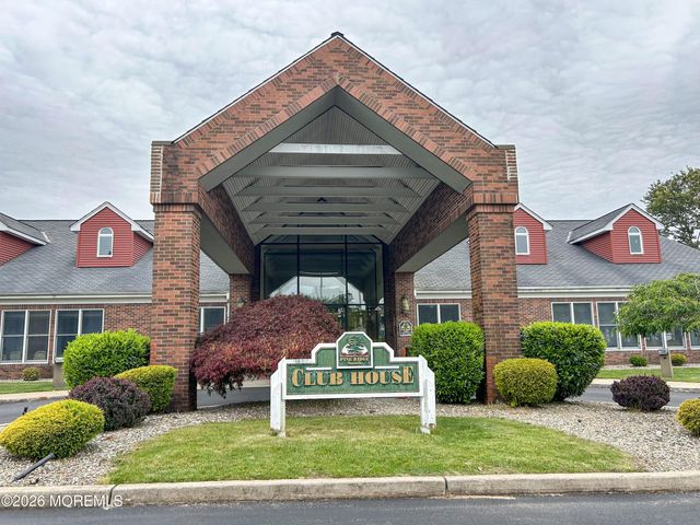 70 Pine Ridge Boulevard, Whiting, NJ 08759