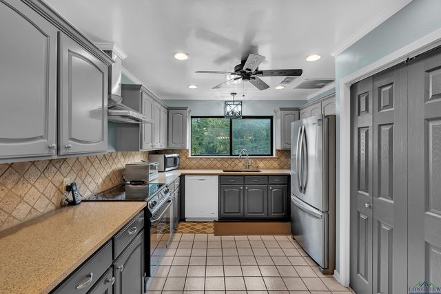 1318 Trailwood Lane, Longview, TX 75604