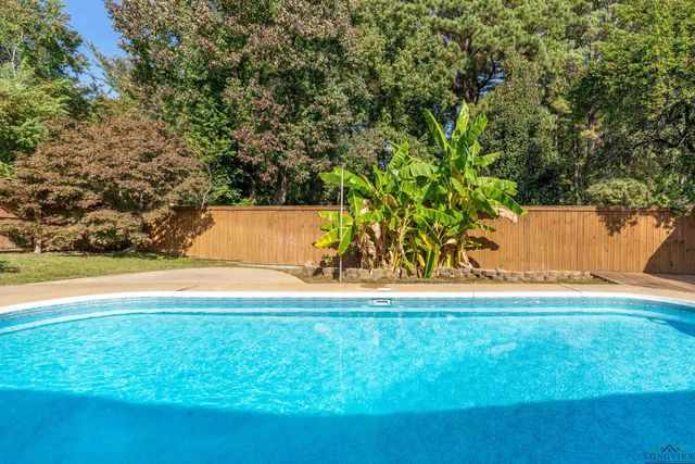 1318 Trailwood Lane, Longview, TX 75604