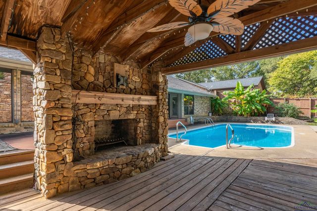 1318 Trailwood Lane, Longview, TX 75604