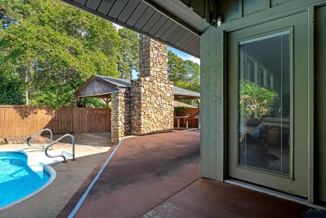 1318 Trailwood Lane, Longview, TX 75604