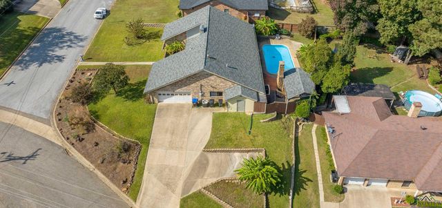 1318 Trailwood Lane, Longview, TX 75604