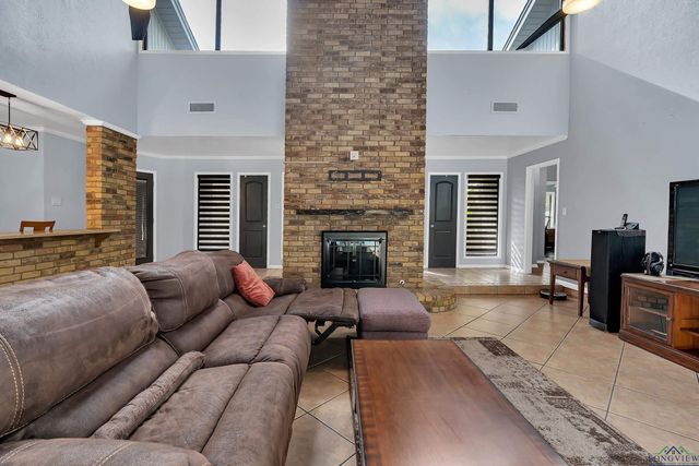 1318 Trailwood Lane, Longview, TX 75604