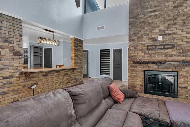 1318 Trailwood Lane, Longview, TX 75604