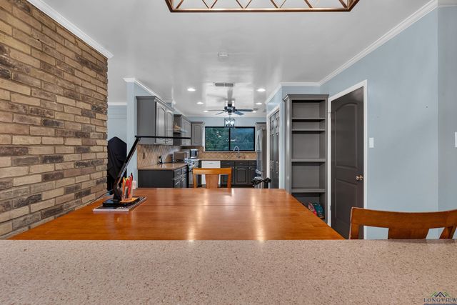 1318 Trailwood Lane, Longview, TX 75604