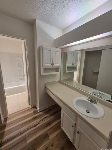 13136 LOS ESPANADA ST, San Antonio, TX 78233