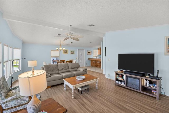 5683 Hemingway Court, Fort Pierce, FL 34982