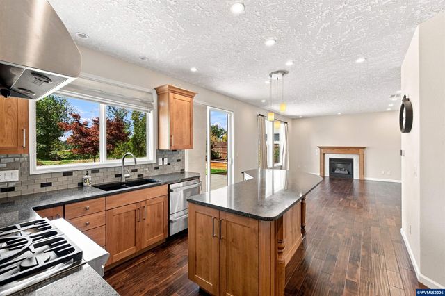 379 Hazelbrook Dr N, Keizer, OR 97303