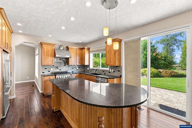 379 Hazelbrook Dr N, Keizer, OR 97303