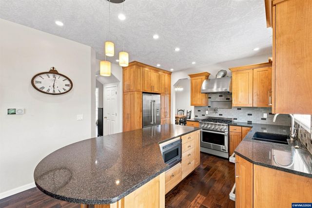 379 Hazelbrook Dr N, Keizer, OR 97303