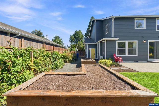 379 Hazelbrook Dr N, Keizer, OR 97303